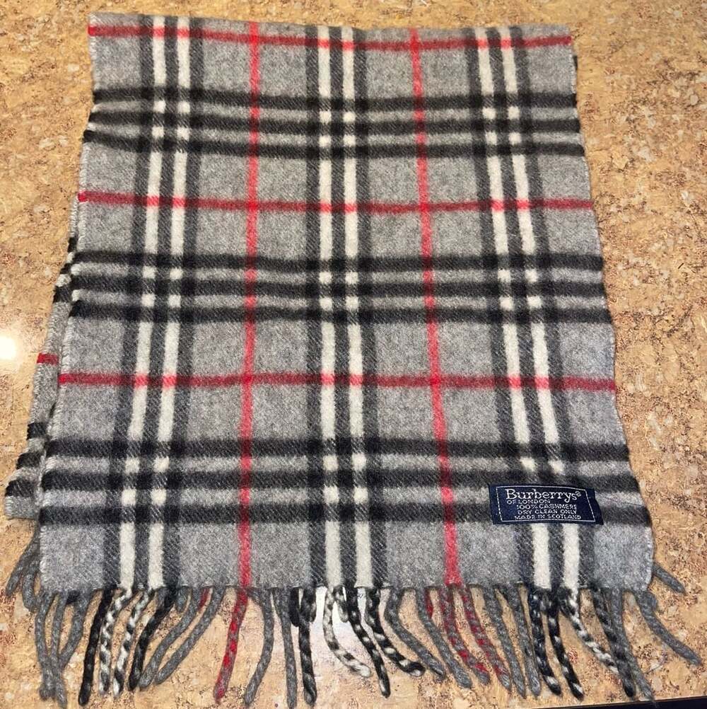 Burberrys London 100% Cashmere Gray Nova Check Plaid Fringe Scarf